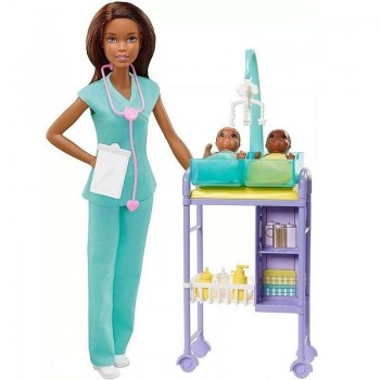 Papusa Barbie, medic...